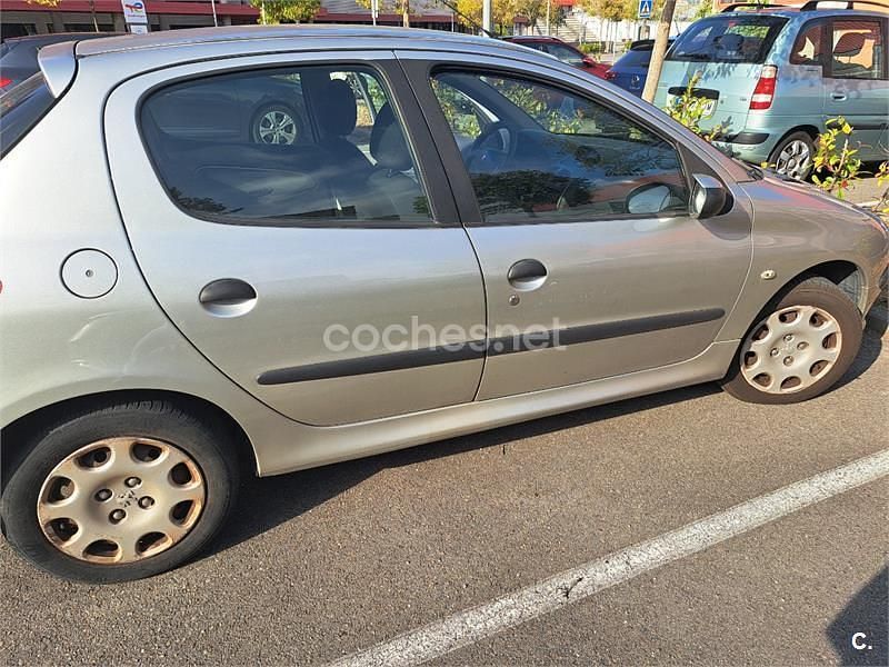 Gris / plata Usado 2007 Peugeot 206 Berlina | 2400 € (Precio justo) - Imagen 1/4