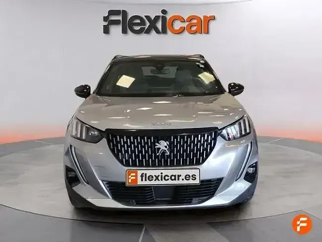 Usado Peugeot 2008 GT 130 CV (95 kW) 2021 Gris SUV