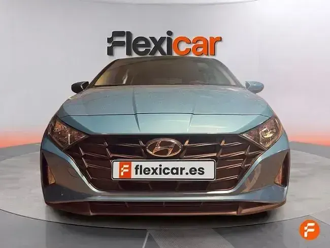 Usado Hyundai i20 84 CV (61 kW) 2022 Verde Utilitario