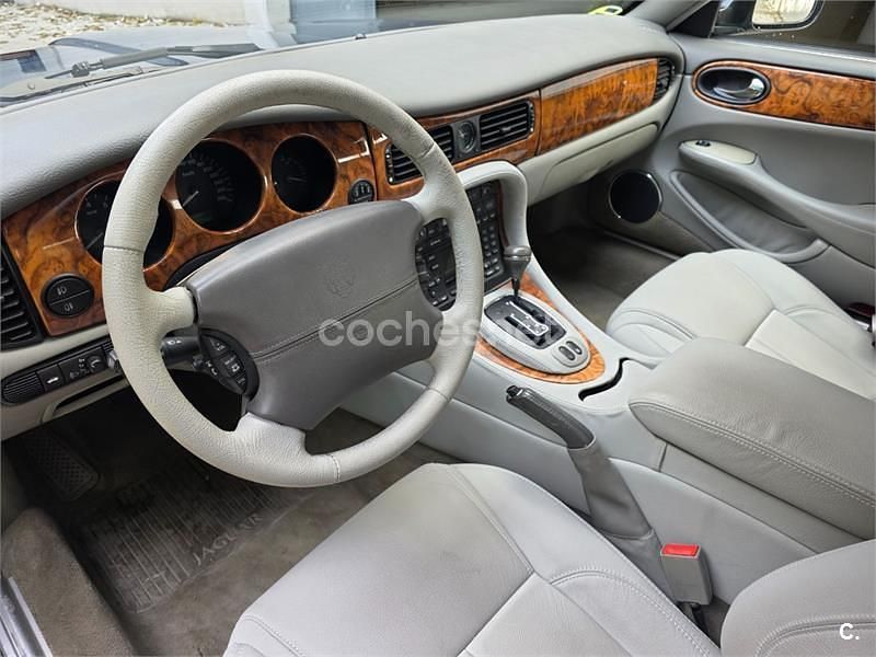 Azul Usado 2003 Jaguar XJ8 Executive Berlina | 8800 € - Imagen 1/4