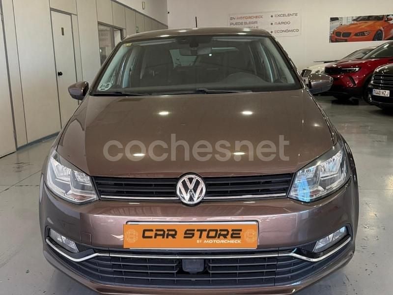 Usado VW Polo Advance 90 CV (66 kW) 2015 Marrón Berlina