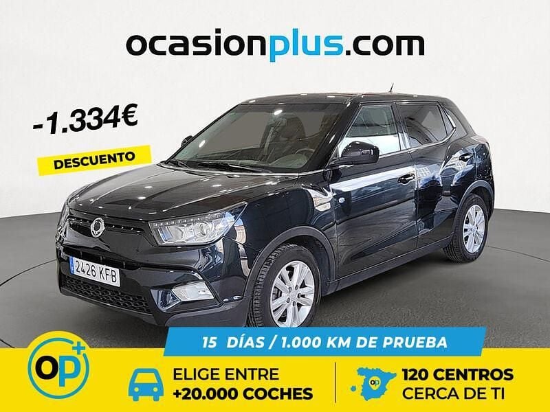 Usado Ssangyong (KGM) Tivoli Limited 116 CV (85 kW) 2017 Negro SUV