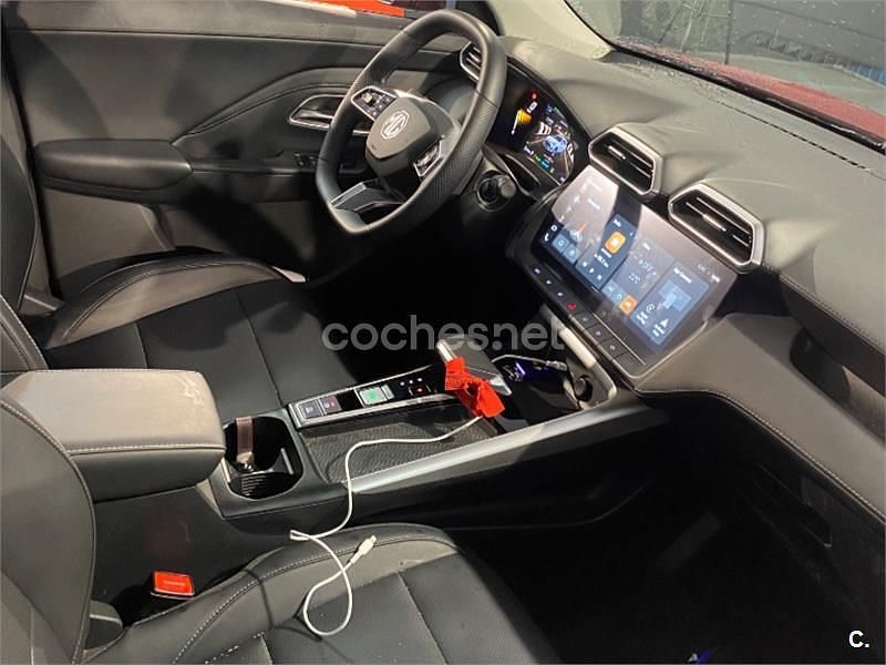 Usado MG ZS Luxury 197 CV (144 kW) 2025 Rojo SUV