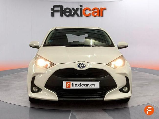 Usado Toyota Yaris Hybrid Business Edition 116 CV (85 kW) 2020 Blanco