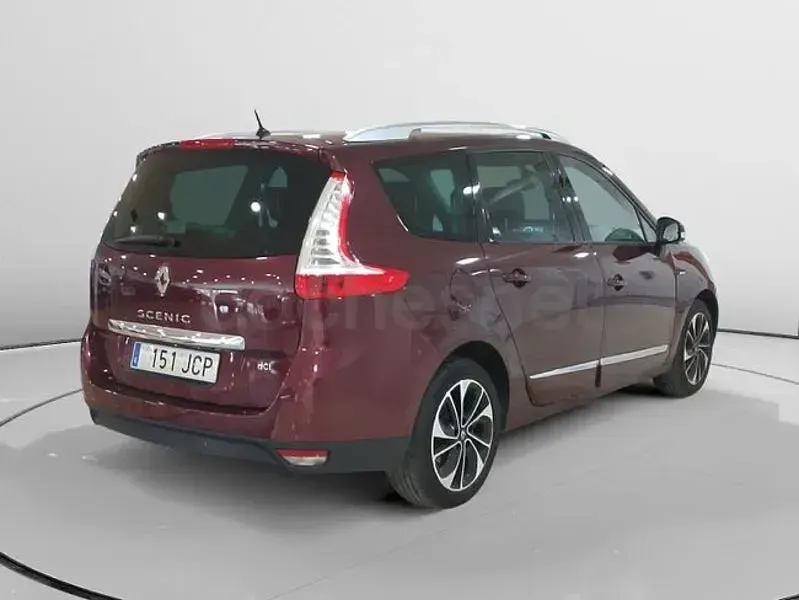 Usado Renault Grand Scénic Bose Edition 130 CV (95 kW) 2015 Granate Monovolumen