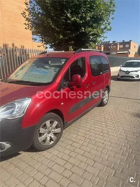 Usado Citroën Berlingo XTR 110 CV (80 kW) 2011 Rojo Monovolumen