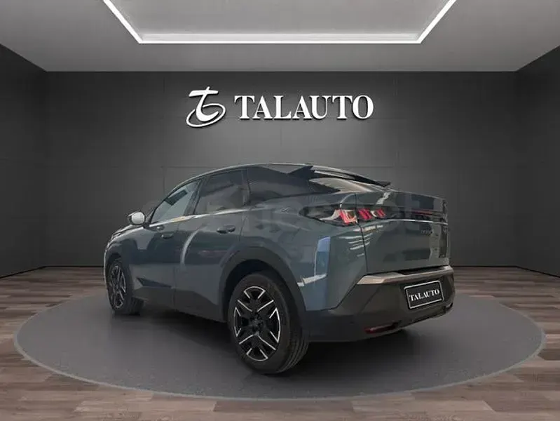 Usado Peugeot 3008 Allure 136 CV (100 kW) 2024 Azul SUV