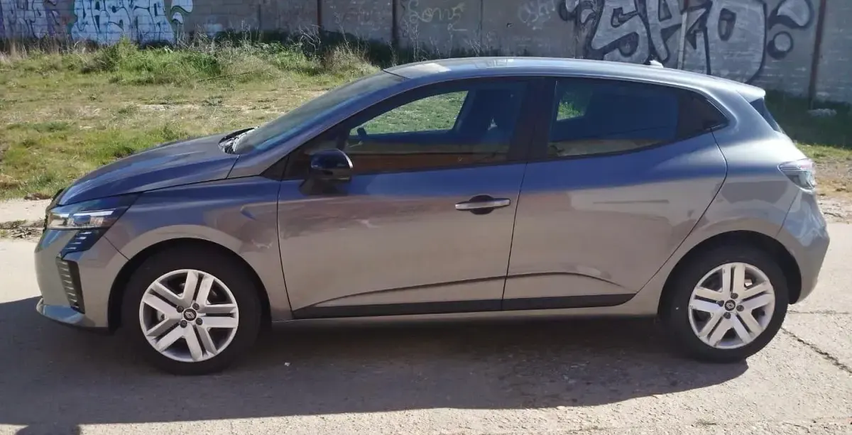 Usado Renault Clio V Evolution 100 CV (73 kW) 2025 Gris