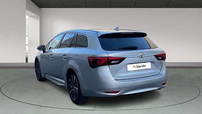 Usado Toyota Avensis Business Edition 143 CV (105 kW) 2018 Gris Familiar