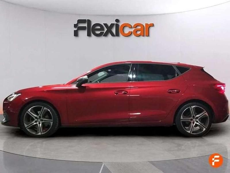 Usado Seat Leon FR 150 CV (110 kW) 2021 Rojo Utilitario