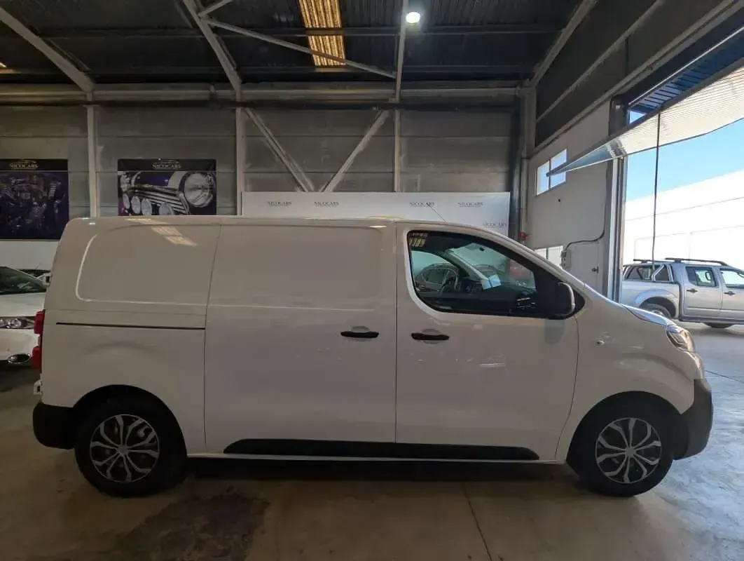Usado Citroën Jumpy Comfort 120 CV (88 kW) 2021 Monovolumen