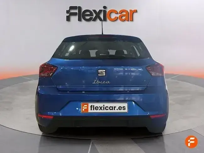 Usado Seat Ibiza Style 110 CV (80 kW) 2023 Azul Utilitario