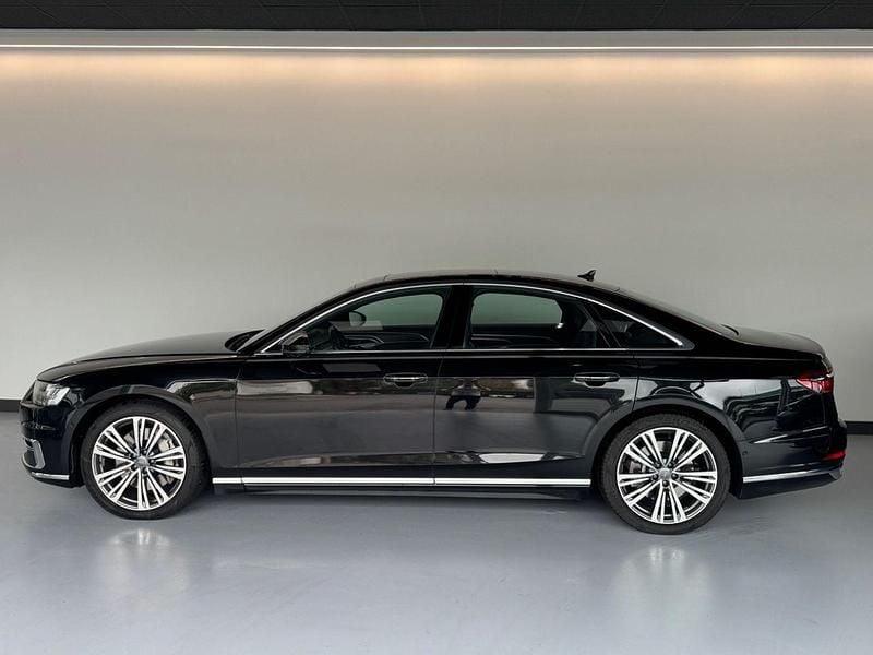 Usado Audi A8L S-Line 340 CV (250 kW) 2020 Negro Berlina