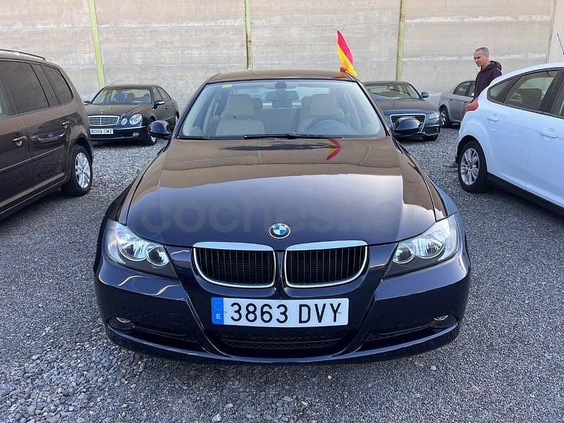 Usado BMW 318 122 CV (89 kW) 2006 Azul Berlina
