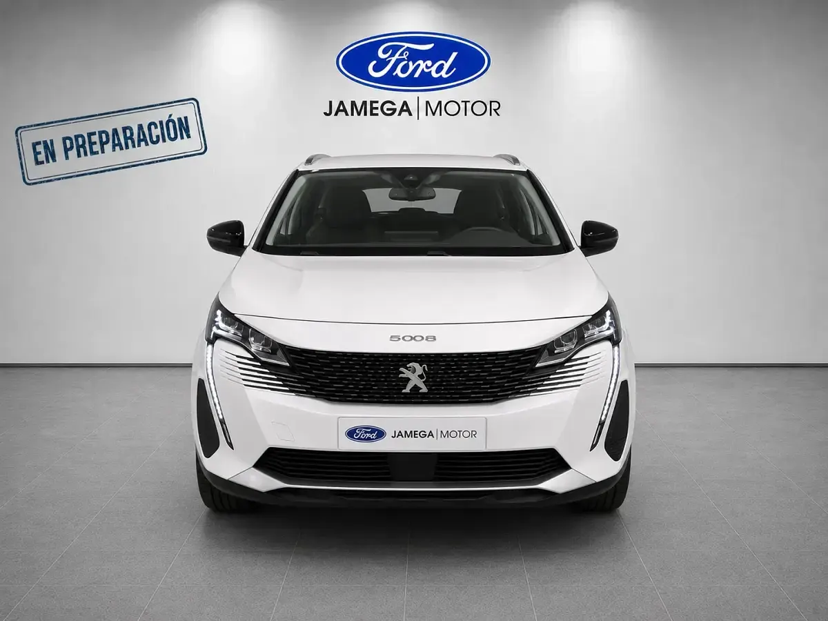 Usado Peugeot 5008 Allure 130 CV (95 kW) 2022 Blanco SUV