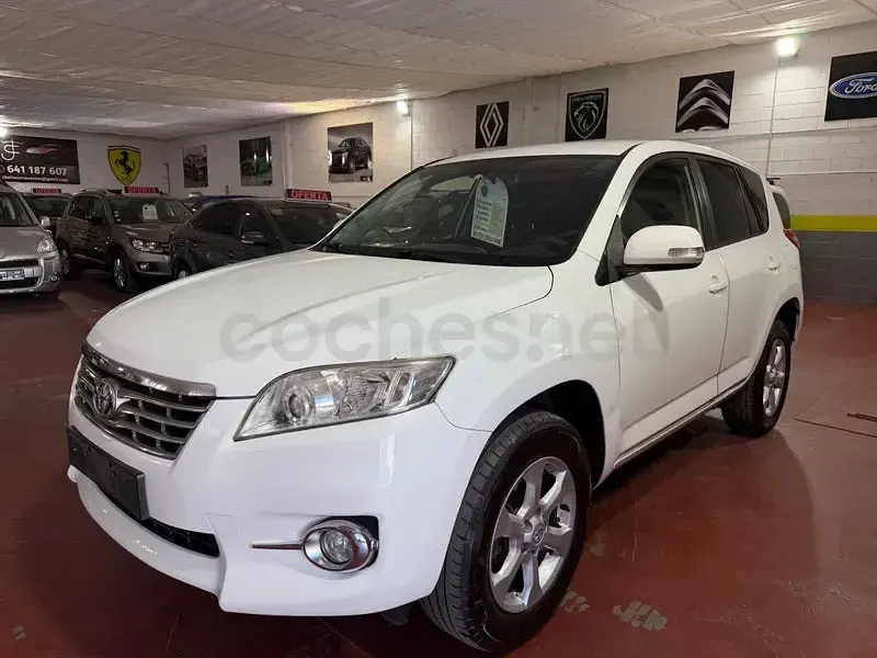 Usado Toyota RAV4 Executive 150 CV (110 kW) 2012 Blanco SUV