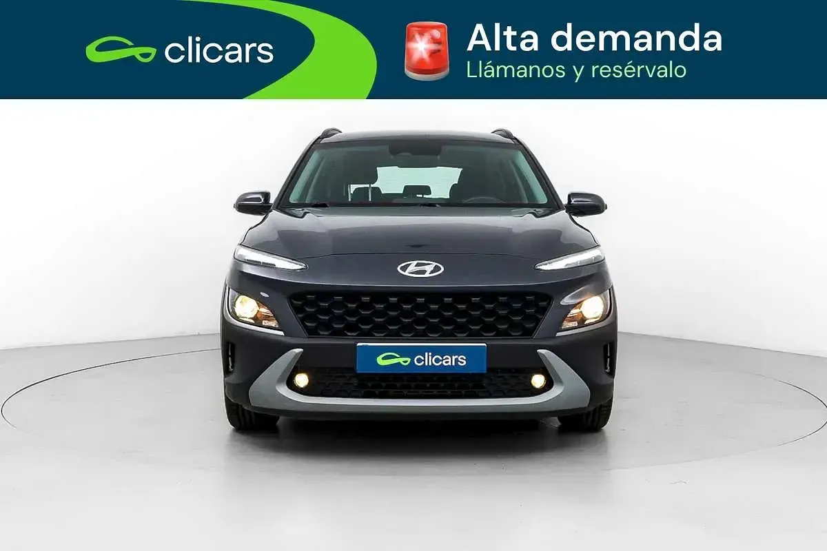 Usado Hyundai Kona 105 CV (77 kW) 2023 Gris SUV