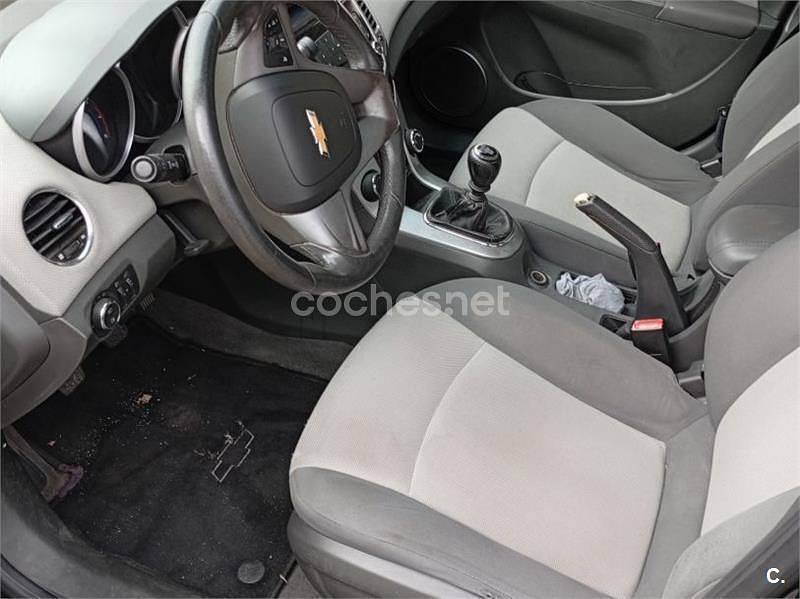 Usado Chevrolet Cruze 113 CV (83 kW) 2009 Negro Berlina