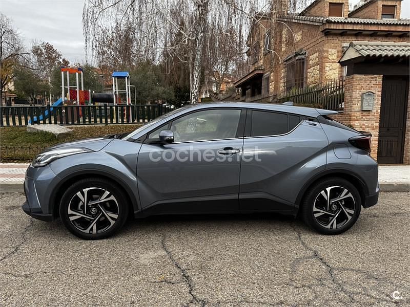 Usado Toyota C-HR Advance 184 CV (135 kW) 2022 Gris / plata SUV