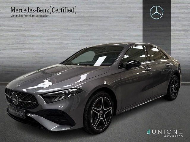 Usado Mercedes A250 AMG line 218 CV (160 kW) 2025 Gris montaña