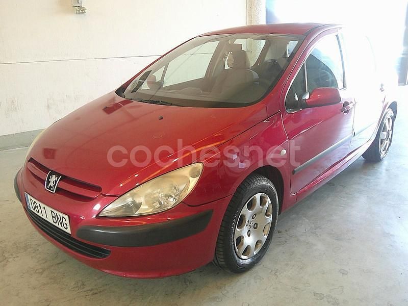 Rojo Usado 2001 Peugeot 307 Berlina | 1980 € (Buen precio) - Imagen 1/4