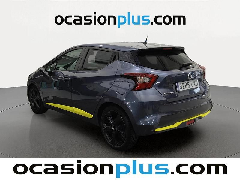 Usado Nissan Micra 92 CV (67 kW) 2022 Gris Utilitario