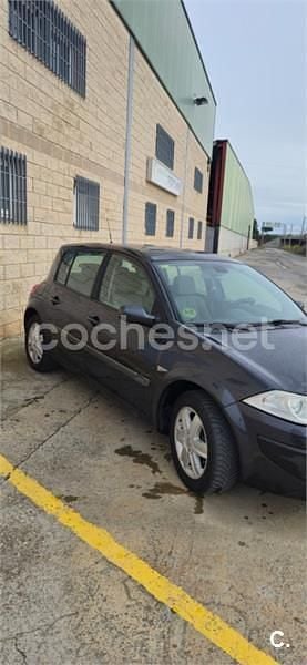 Usado Renault Mégane II Dynamique 105 CV (77 kW) 2006 Negro Berlina