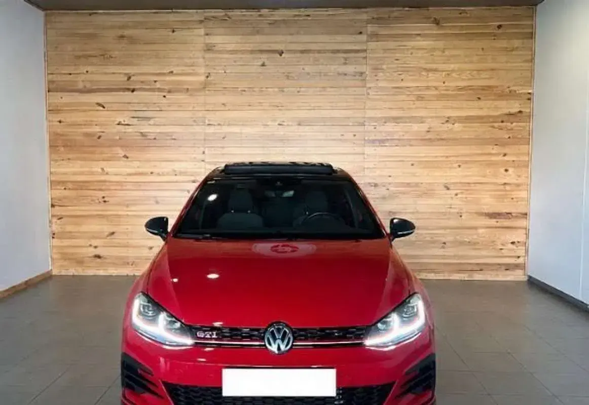 Usado VW Golf VII GTI 290 CV (213 kW) 2019 Rojo Utilitario