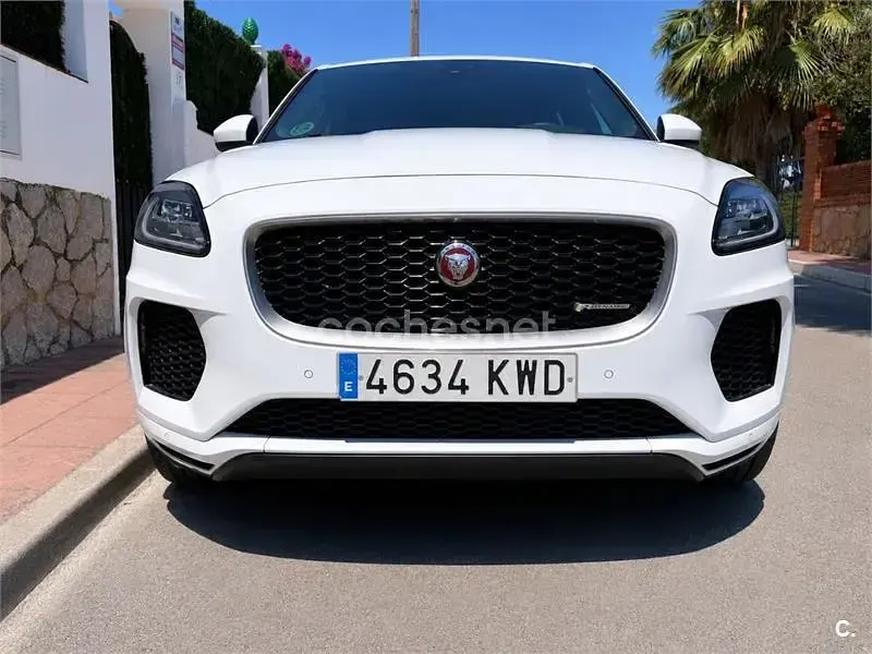 Usado Jaguar E-Pace R-Dynamic 150 CV (110 kW) 2019 Blanco SUV
