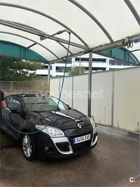 Usado Renault Mégane III Dynamique 160 CV (117 kW) 2010 Negro Berlina