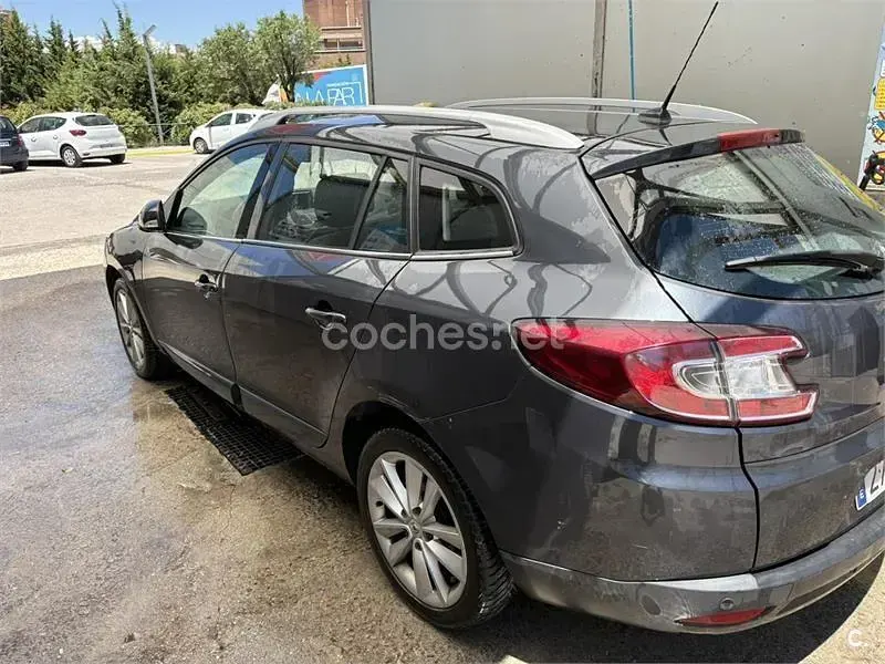 Usado Renault Mégane GrandTour Dynamique 130 CV (95 kW) 2012 Azul Familiar