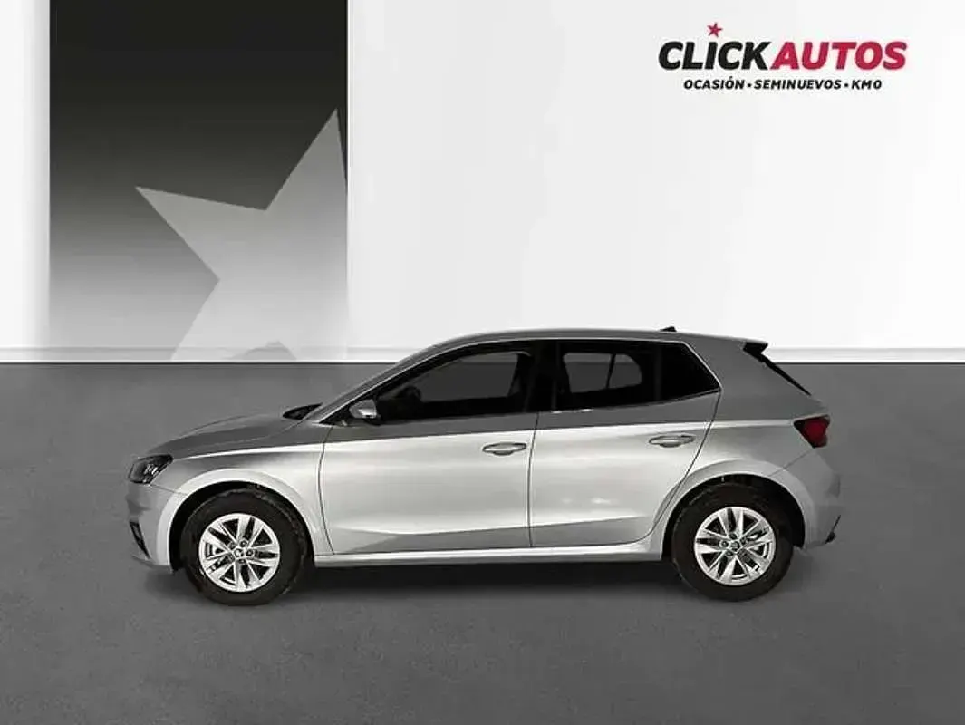Usado Skoda Fabia Selection 116 CV (85 kW) 2025 Plateado Utilitario