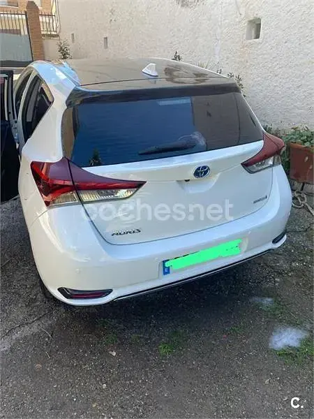 Usado Toyota Auris Hybrid Active 136 CV (100 kW) 2018 Blanco Familiar
