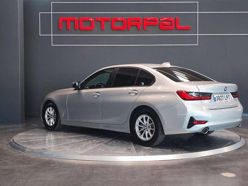 Usado BMW 320e Comfort Edition 190 CV (139 kW) 2021 Gris / plata Berlina