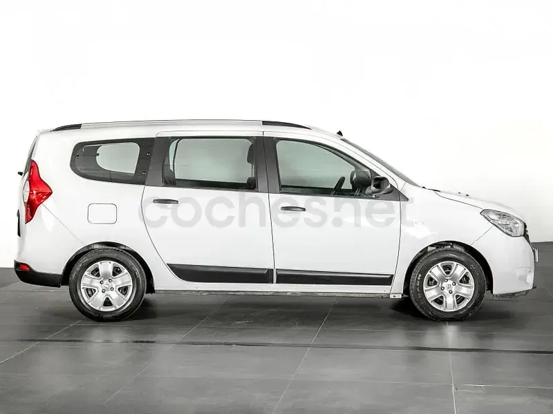 Usado Dacia Lodgy Comfort 95 CV (69 kW) 2021 Blanco Monovolumen