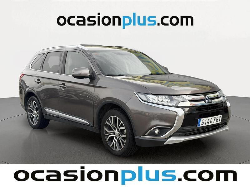 Usado Mitsubishi Outlander Motion 150 CV (110 kW) 2017 Marrón SUV