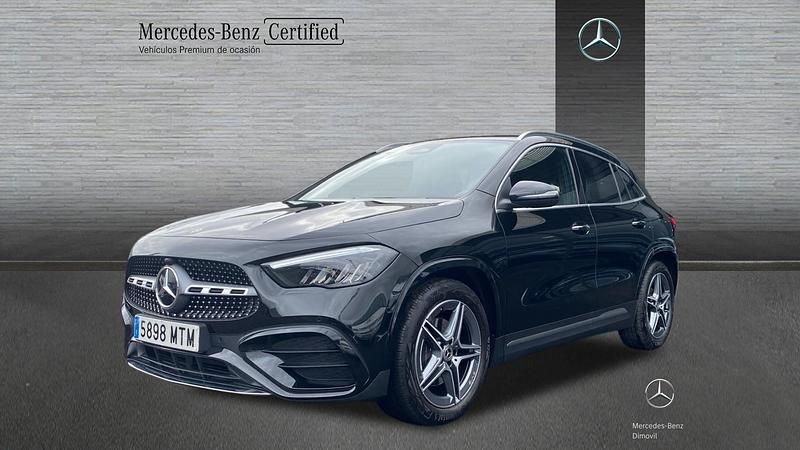 Usado Mercedes GLA200 AMG line 150 CV (110 kW) 2024 Negro cosmos SUV