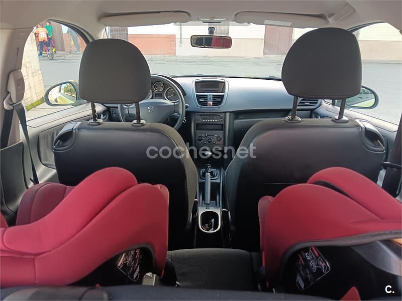 Usado Peugeot 207 75 CV (55 kW) 2007 Verde Berlina