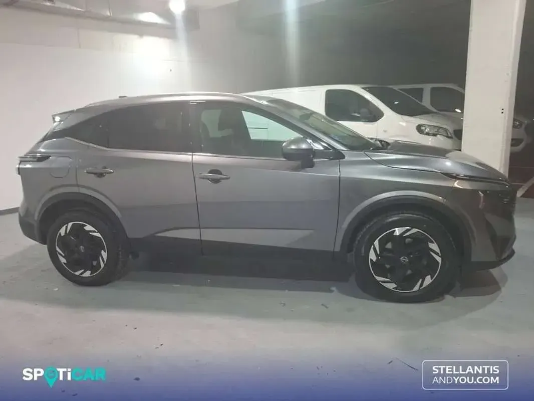 Usado Nissan Qashqai N-Connecta 159 CV (116 kW) 2025 Gris SUV
