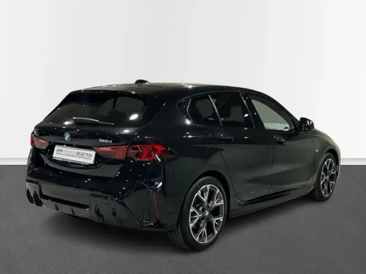 Usado BMW 120 Comfort Edition 163 CV (119 kW) 2025 Negro Utilitario
