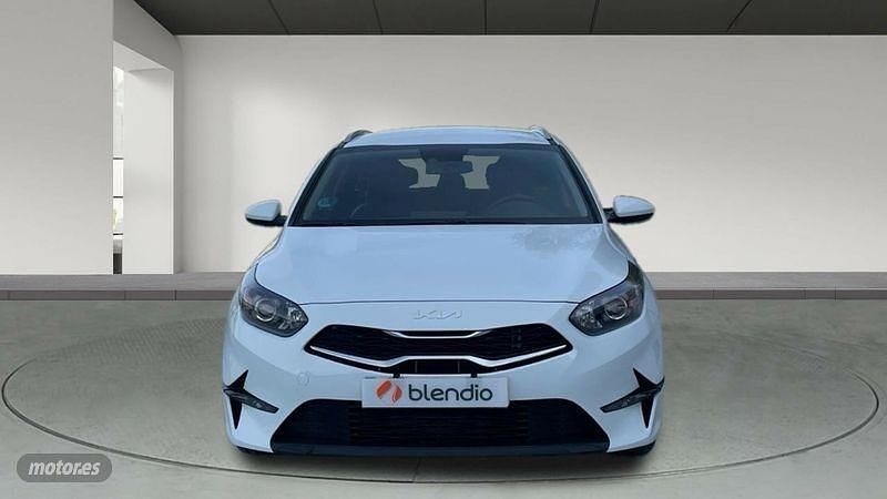Usado Kia Ceed Sportswagon 120 CV (88 kW) 2022 Blanco Familiar