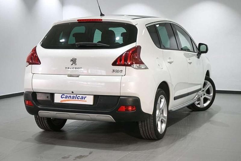 Usado Peugeot 3008 114 CV (83 kW) 2014 Blanco Familiar