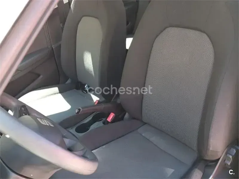 Usado Seat Arona Reference 95 CV (69 kW) 2022 Blanco SUV