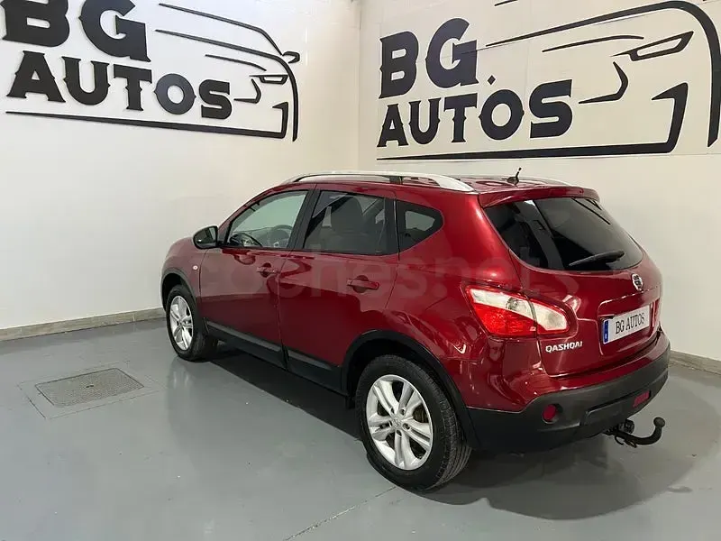 Usado Nissan Qashqai Premium Edition 110 CV (80 kW) 2011 Granate SUV