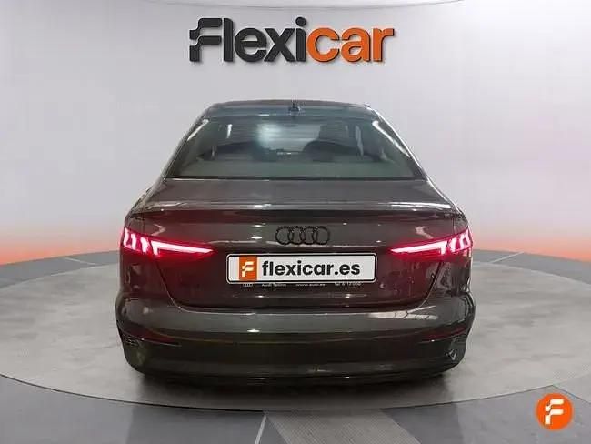 Usado Audi A3 e-tron Advanced Plus 110 CV (80 kW) 2023 Gris Utilitario