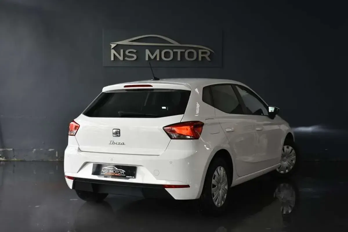 Usado Seat Ibiza Reference 80 CV (58 kW) 2022 Blanco Utilitario