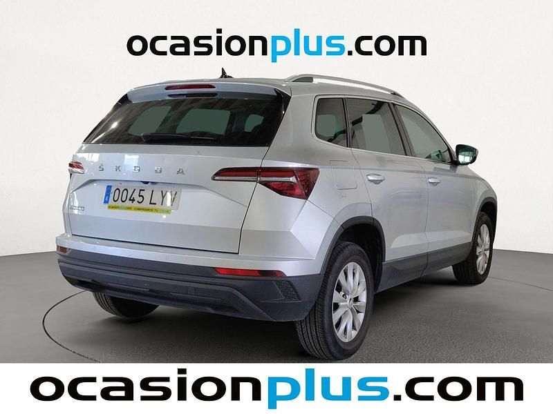 Usado Skoda Karoq Ambition 150 CV (110 kW) 2022 Gris plata SUV