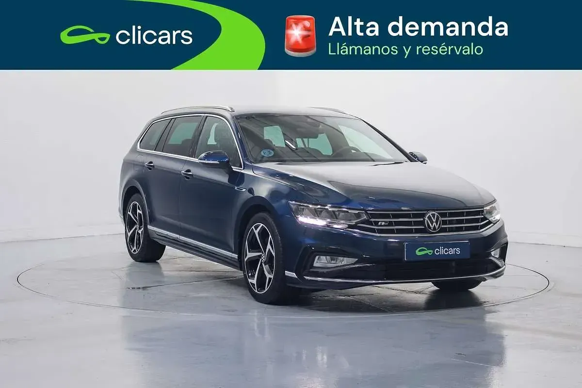Usado VW Passat R-line 150 CV (110 kW) 2022 Azul Familiar