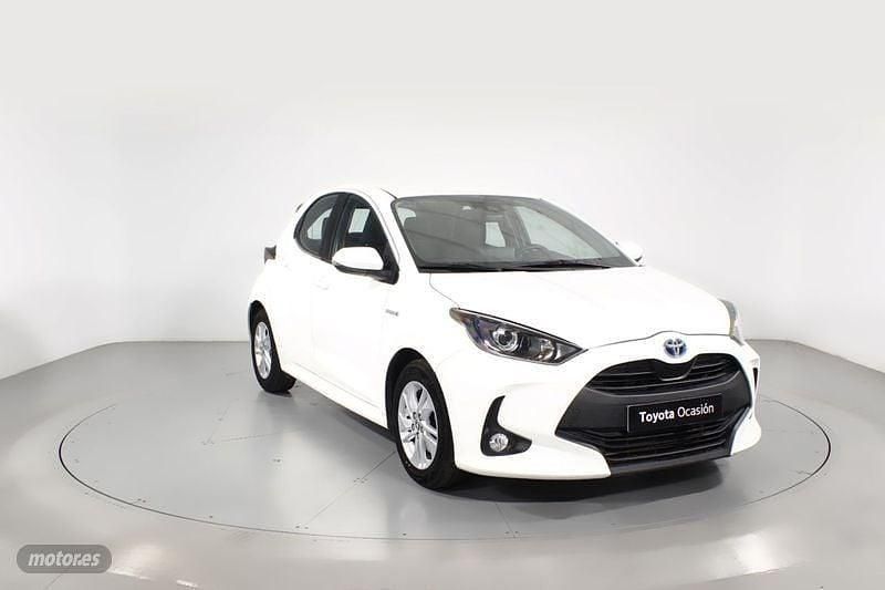Blanco Usado 2021 Toyota Yaris Hybrid Business Edition | 18.400 € (Precio justo) - Imagen 1/4