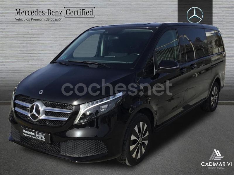 Gris / plata Usado 2023 Mercedes V220 Monovolumen | 55.900 € (Caro) - Imagen 1/4